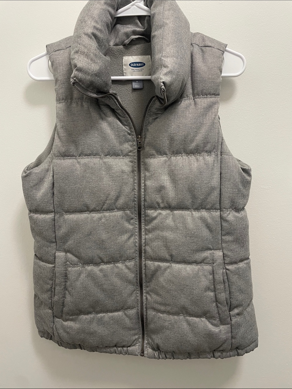 Old Navy Gray Quilted Puffer Vest